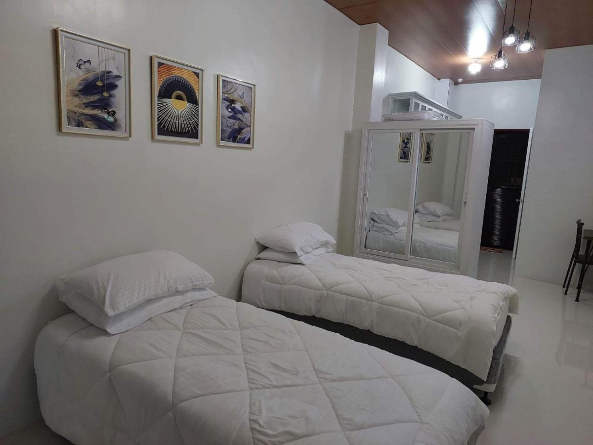 Flb Apartelle Los Banos Exterior foto