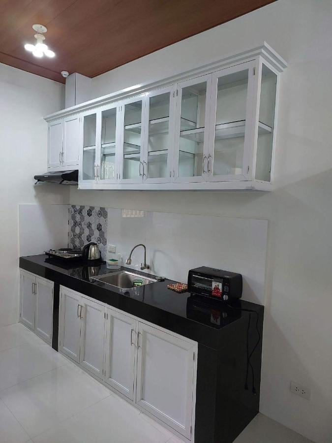 Flb Apartelle Los Banos Exterior foto
